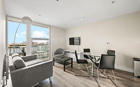 Londwell, Canary Wharf Skyline Balcony Suite