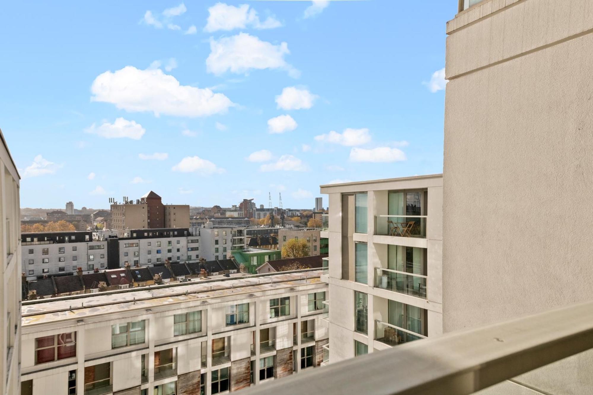 Londwell, Canary Wharf Skyline Balcony Suite London Exterior photo